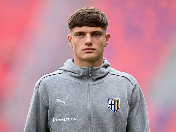 Minta Uang Tunai, Parma Tolak Tawaran Inter untuk Giovanni Leoni